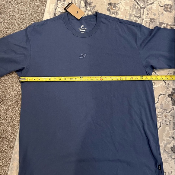 Nike Premium Essentials T-Shirt (XLT fits like a 2XLT) - Picture 6 of 9